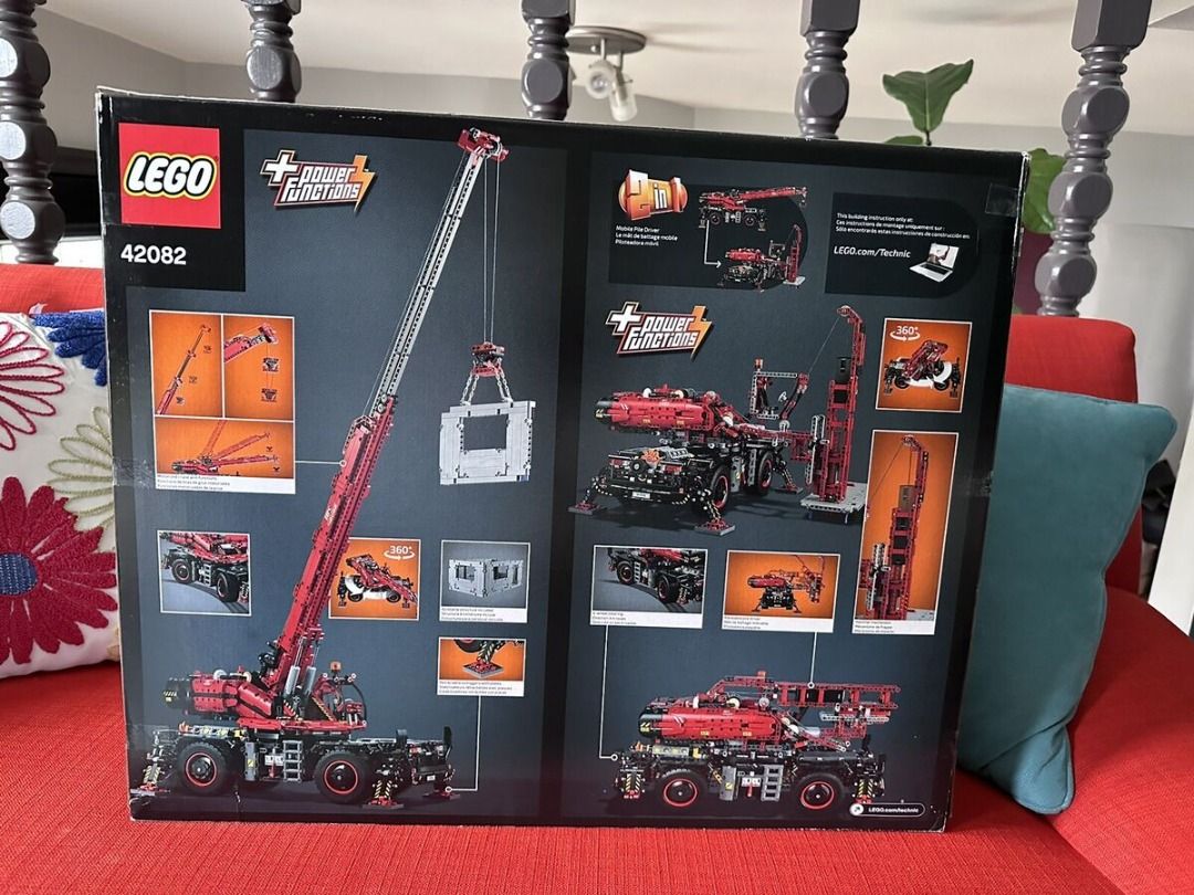 Lego RT Crane 42082 New in Box Rough Terrain Technics