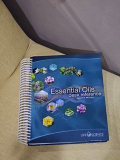 LIFE SCIENCE ESSENTIAL OILS DESK REFERENCE 7TH EDITION