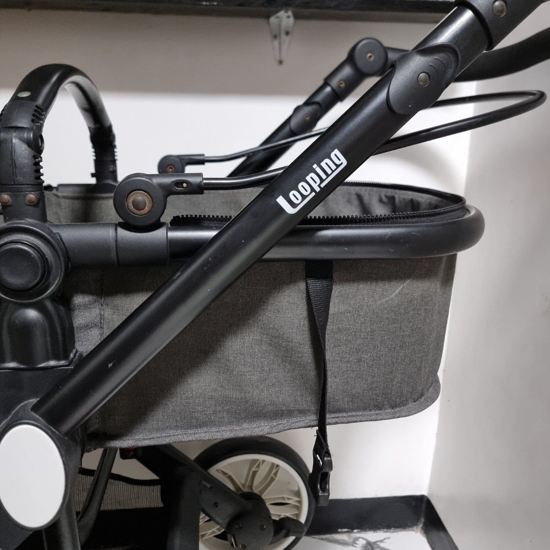 Looping Sydney (Category: Strollers) located in Manila. Submitted by fashiondera. (Listing ID 1298164034, Image 2). Description: Orig LOOPING SYDNEY Stoller *heavy duty & sturdy *what you SEE is what you GET *check pics for condition *just here sitting in our storage (bilhin nyo na,hehehehe - para bawas space) *clean nyo nalang po as it was here sa storage since hindi na nagamit Loc: Valenzuela Ready for lalamove/grab pickup.