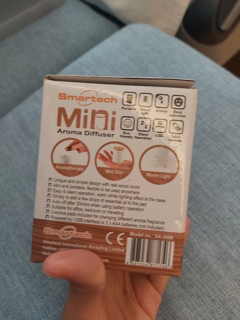 Mini aroma diffuser （分類：家居香薰）位於 Hong Kong。 由 hi__there 提交（商品編號 1298236414，圖片 2）。簡介： brand new never used。