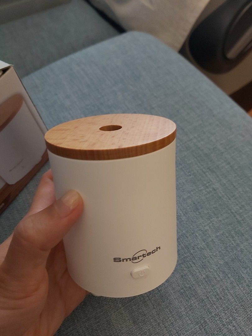 Mini aroma diffuser （分類：家居香薰）位於 Hong Kong。 由 hi__there 提交（商品編號 1298236414，圖片 3）。簡介： brand new never used。