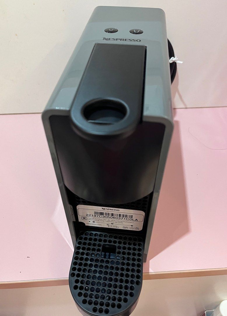 Nespresso 膠囊咖啡機Essenza Mini （優雅灰）, 電視及其他電器, 廚房用品, 咖啡機及咖啡壺在旋轉拍賣