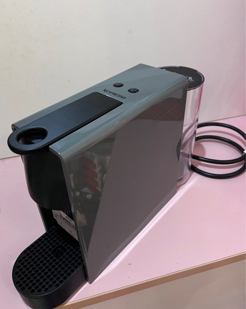 Nespresso 膠囊咖啡機Essenza Mini （優雅灰）, 電視及其他電器, 廚房用品, 咖啡機及咖啡壺在旋轉拍賣