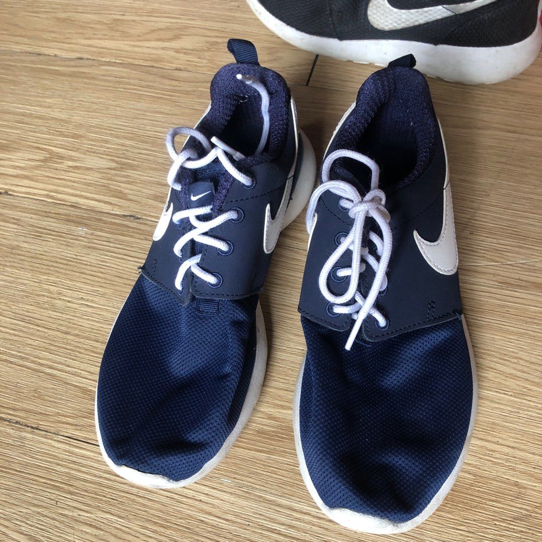 Nike Shoe Dark Blue (Category: Sneakers) located in Catbalogan. Submitted by aimoks (Listing ID 1298131624, Image 1). Description: Size 6 23cm Shoelace replaced.