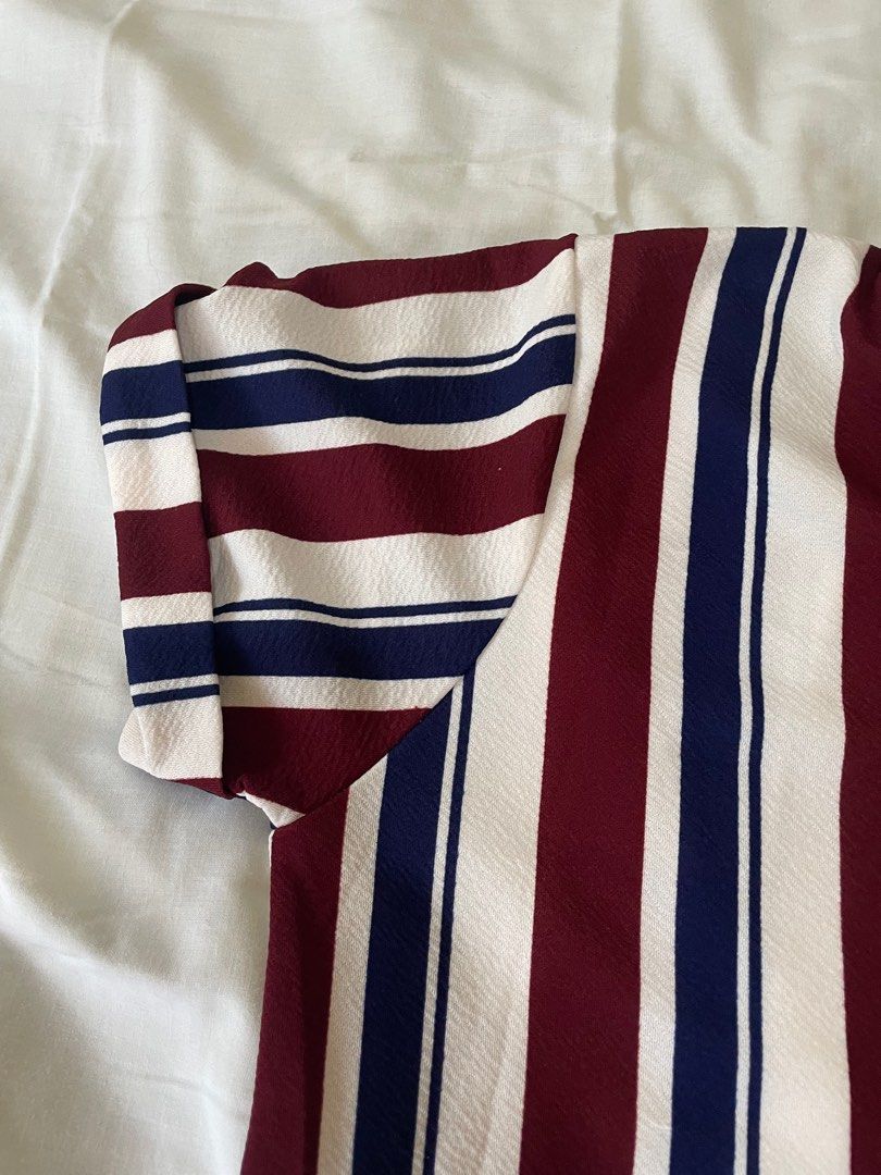Polo Blouse (Category: Blouses) located in Gumaca. Submitted by manraya (Listing ID 1298140949, Image 3). Description: Polo blouse Size 2xl.