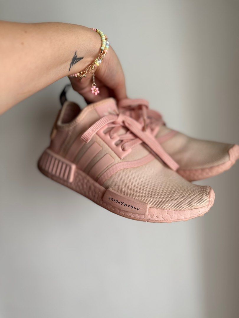 Preloved ADIDAS ORIGINAL NMD R1 VAPOUR PINK Women s Fashion Footwear Sneakers on Carousell