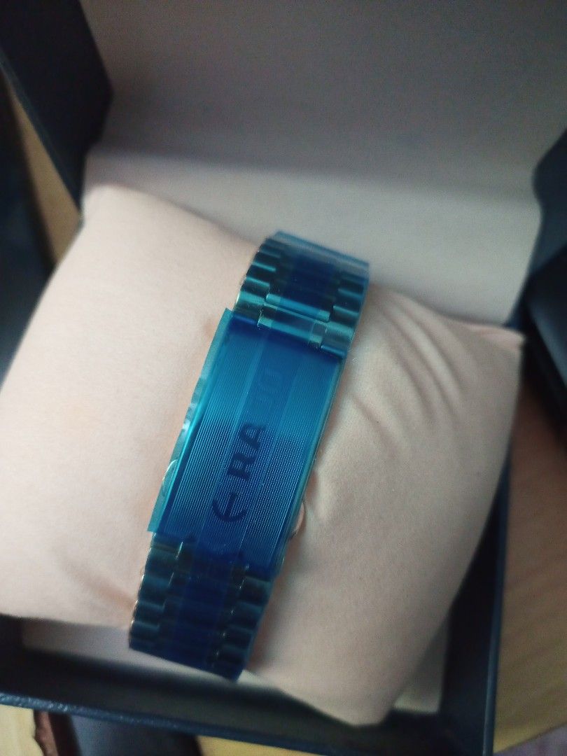 Rado Diastar automatic (Category: Luxury Watches) located in Paranaque City. Submitted by timeforus (Listing ID 1298262284, Image 3). Description: Rado diastar in very good condition. New original strap used. Aftermarket box. Negotiable price.