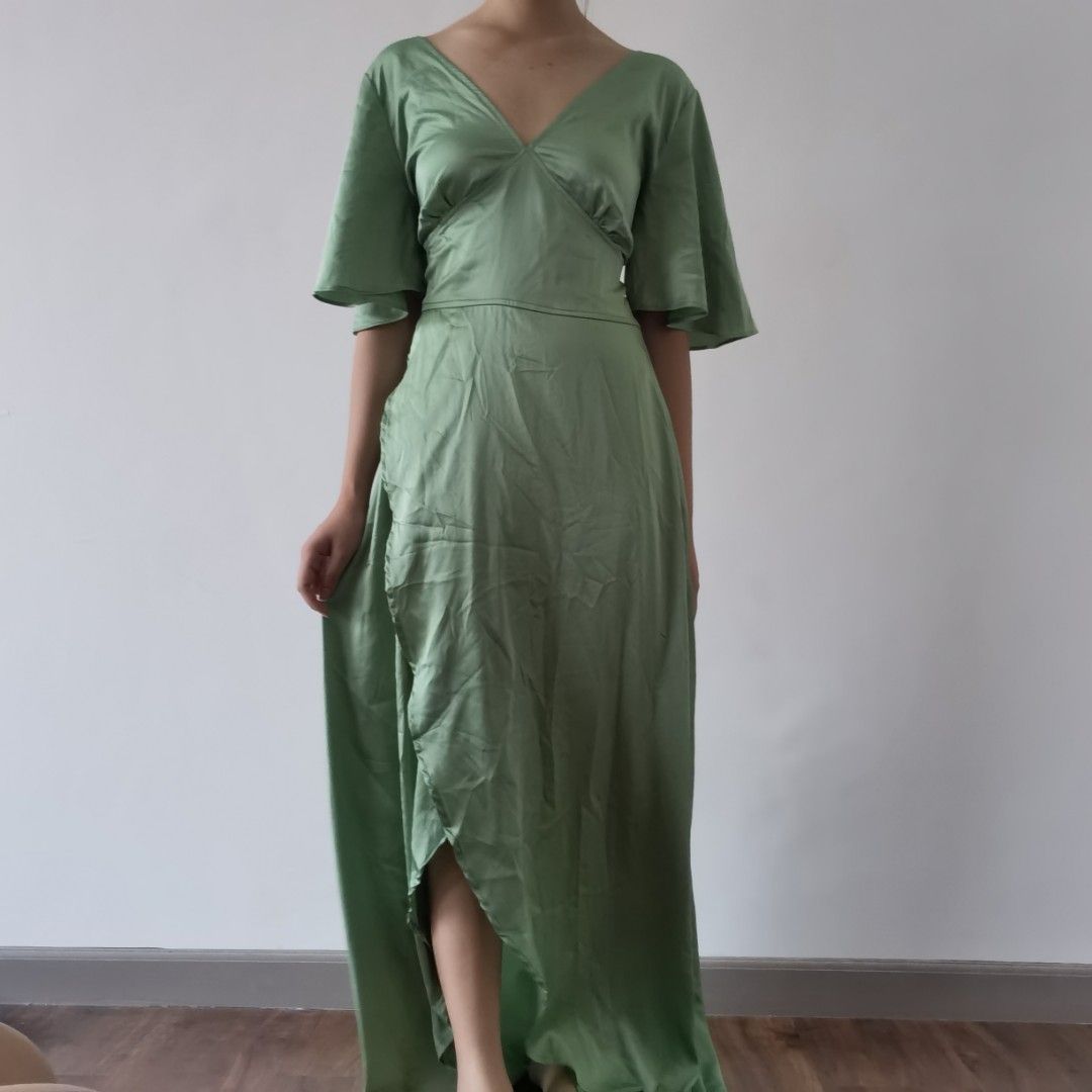 Sage green silk gown (Category: Evening dresses & gowns) located in Mabalacat. Submitted by thriftte (Listing ID 1298186717, Image 2). Description: Used once, altered already xl on tag but fits large.