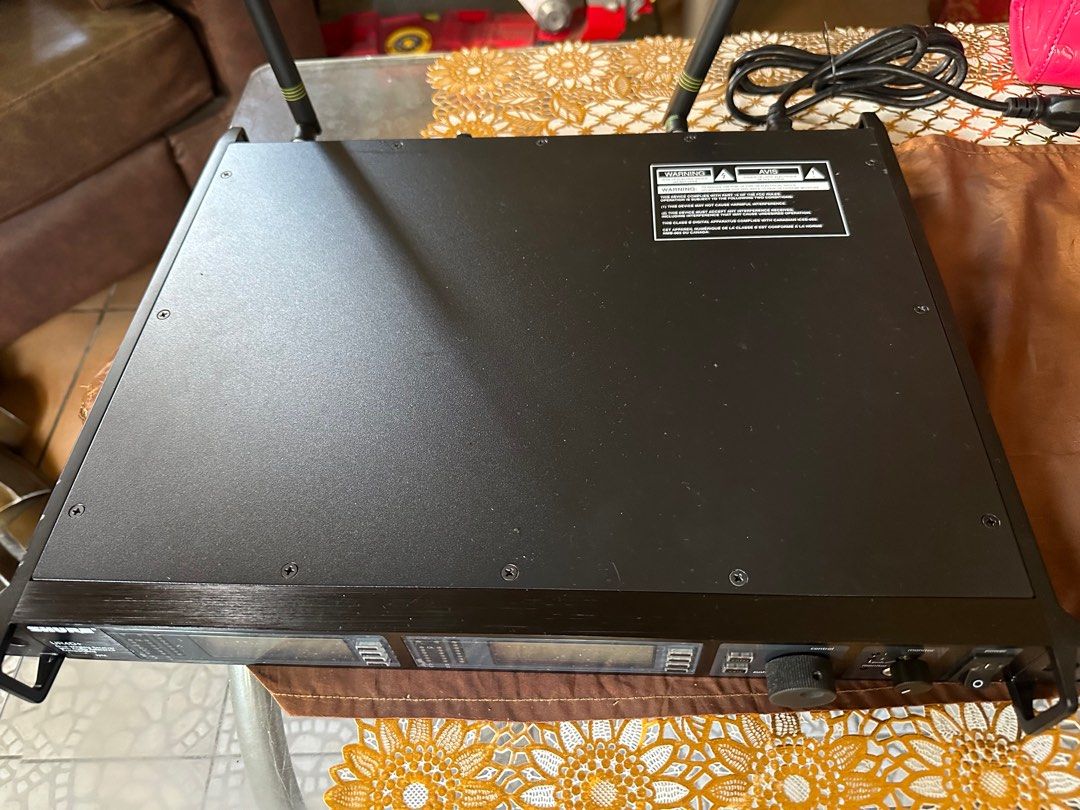 SHURE U4D+ Dual Wireless Receiver w/ 2 Shure Microphones (Category: Soundbars, Speakers & Amplifiers) located in San Fernando. Submitted by gelgonzale44749 (Listing ID 1298152914, Image 3). Description: FEATURES: * 3000 selectable Frequencies across 75 MHz bandwidth * Up to 47 compatible channels per band * Cascading: Includes RF distribution ports that allow up to 10 receivers to share the RF signal from a single pair of antennas. * Track Tuning