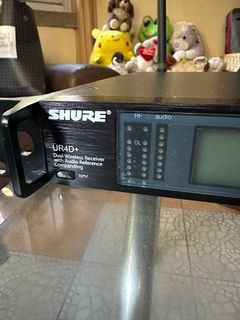 SHURE U4D+ Dual Wireless Receiver w/ 2 Shure Microphones