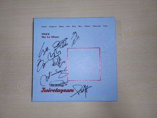 [SIGNED] TWICE Twicetagram OT9 signed album