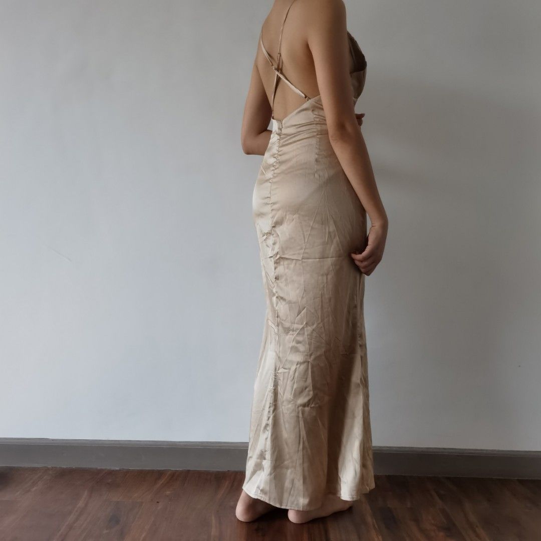Silk cross back dress (Category: Dresses) located in Mabalacat. Submitted by thriftte (Listing ID 1298189371, Image 2). Description: Brandnew.