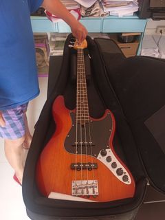 Sire Marcus Miller V2  Electric Bass