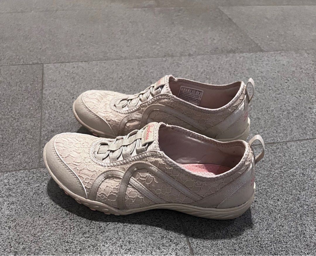 Lightly used shoes shop