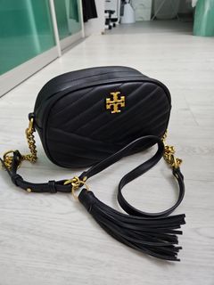 (Category: ) located in . Submitted by fleaupmywardrobe2 (Listing ID 1298265033, Image 1). Description: .