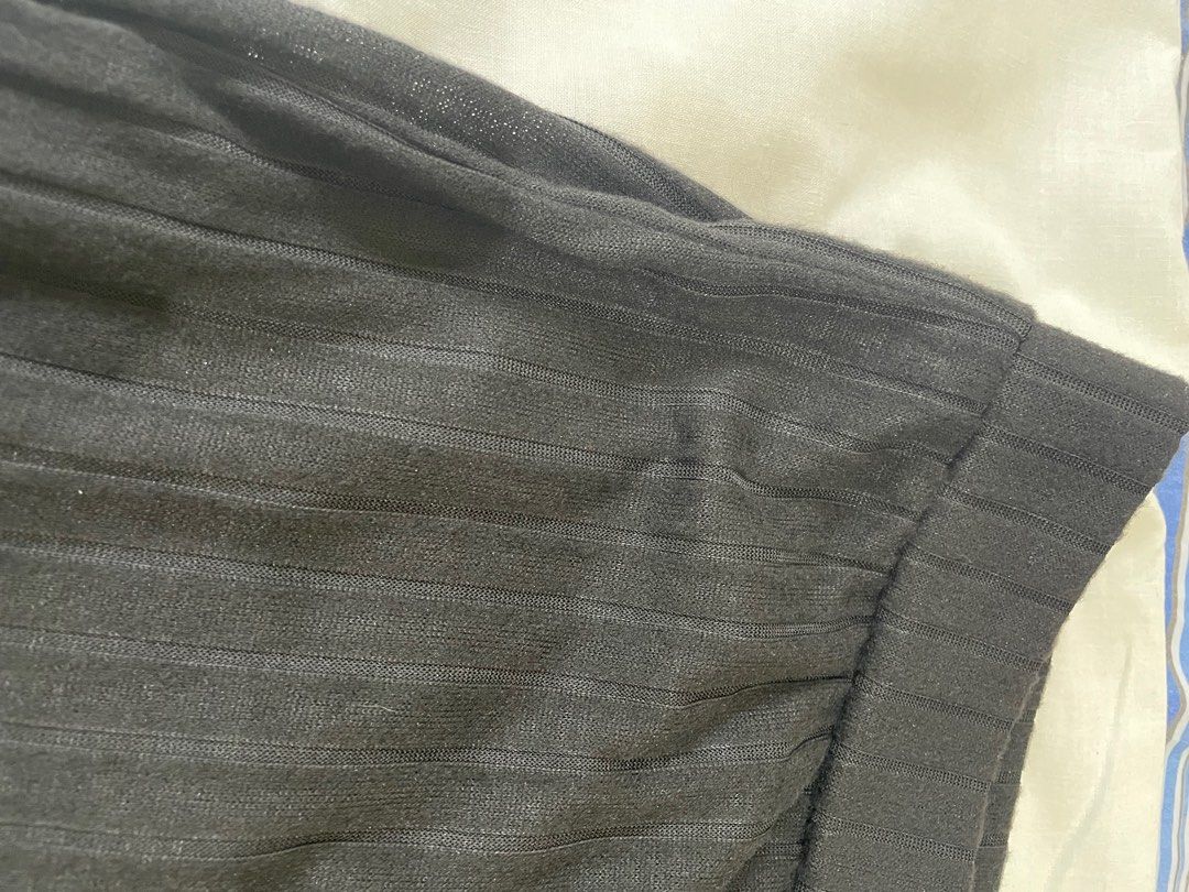 Trouser (Category: Other Bottoms) located in Gumaca. Submitted by manraya (Listing ID 1298140653, Image 3). Description: Corduroy trouser Size: 4xl 38-44 waistline .
