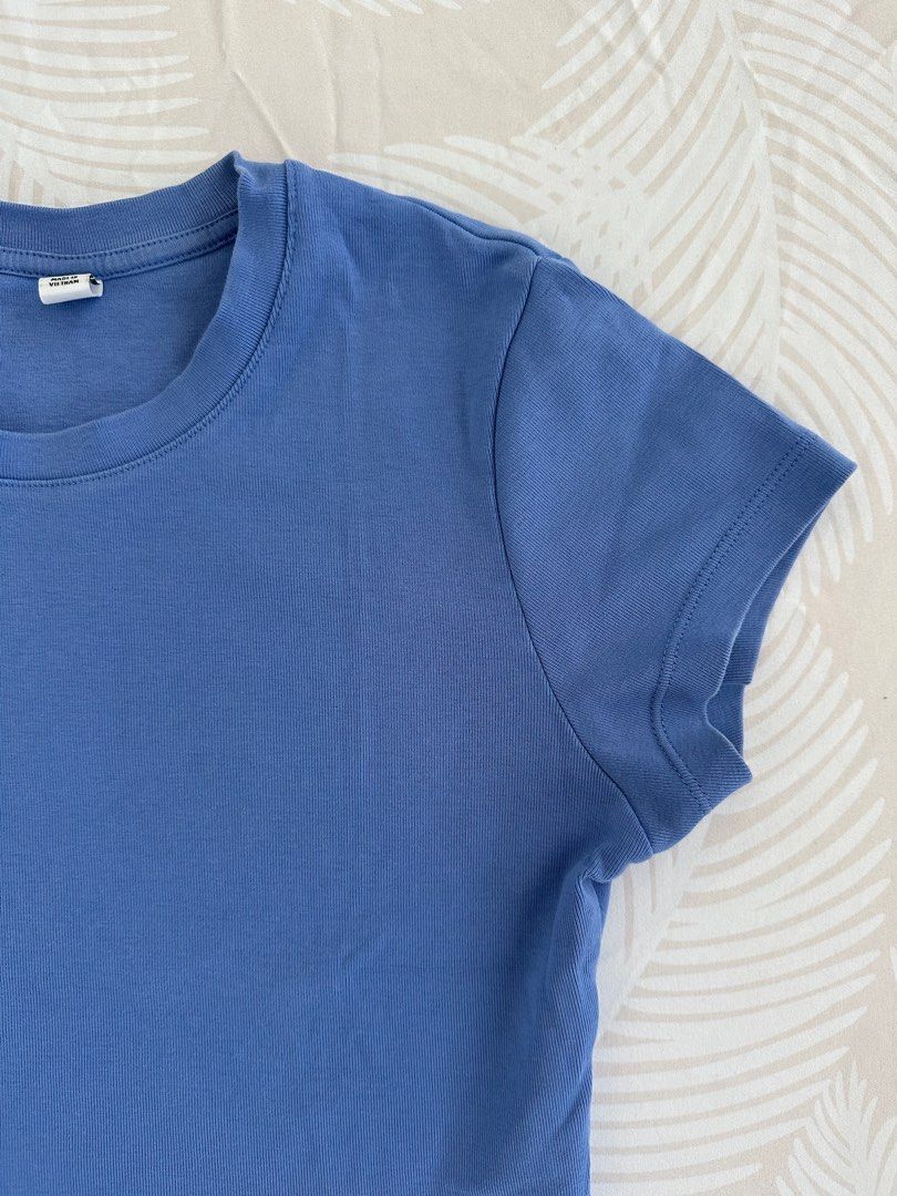 Uniqlo Sky Blue Crop Top (Category: Shirts) located in Manila. Submitted by achels (Listing ID 1298189139, Image 2). Description: Uniqlo Crop Top in cute blue! I’m usually in size XS but this fits me perfectly (M) Last photo is when worn of mine. Negotiable if buying multiple items :) .