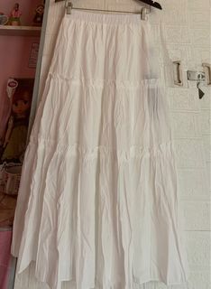 White maxi layered skirt
