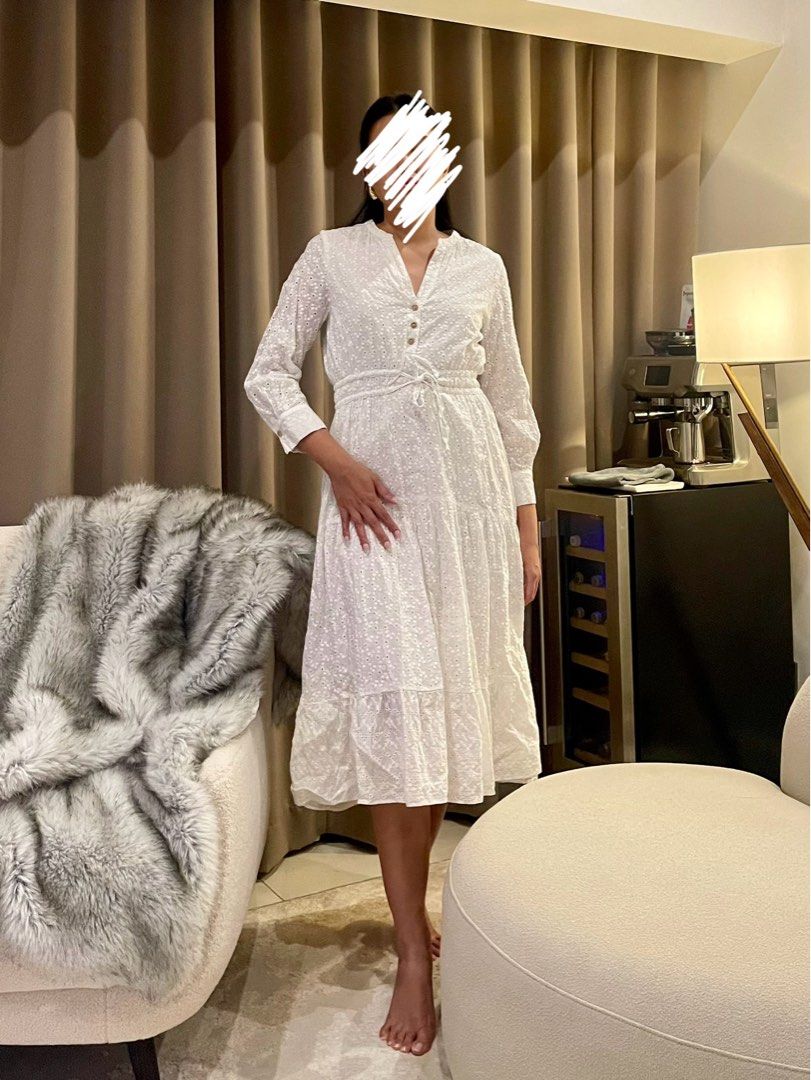 ZARA Summer eyelet dress (Category: Dresses) located in Pasig City. Submitted by TaufuChan (Listing ID 1298287483, Image 1). Description: Bought for almost P5,000 Worn once only Very elegant Zara dress Small-medium RFS: Gained weight.