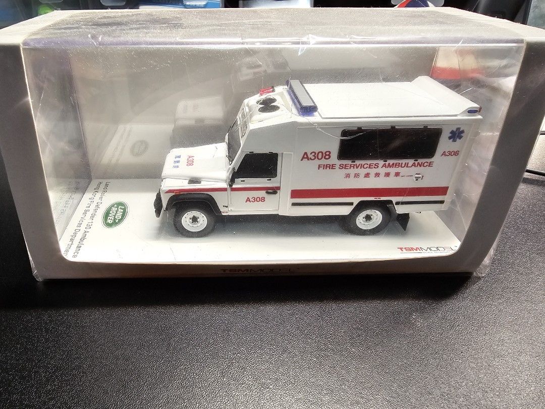 1/43 TSM MODEL LAND ROVER 消防處救護車, 興趣及遊戲, 玩具& 遊戲類 