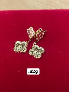18k Saudi Gold Dangling Clover Earrings