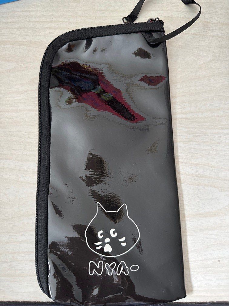 傘袋 （分類：工藝用品及工具）位於 Hong Kong。 由 cocoson 提交（商品編號 1298309739，圖片 3）。簡介： 全新縮骨遮袋，內有吸濕絨，雨天放在車裏十分方便，或者去街不會濕笠笠，長度29 cm闊度14.5 cm。不議價，有興趣可聯繫。。