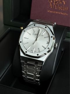 （分類：）位於 。 由 852_luxury_watches 提交（商品編號 1120697478，圖片 1）。簡介： 。