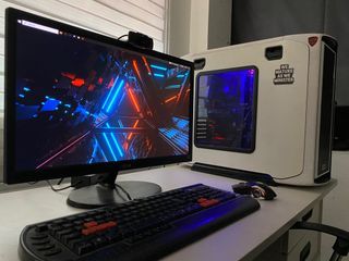 Asus ROG • Gaming PC (Sold as package)