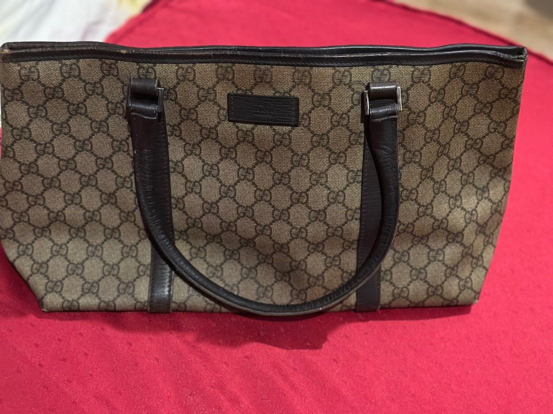 Authentic Gucci Tote (project bag) (Category: Luxury Bags & Wallets) located in Antipolo. Submitted by frostymmer (Listing ID 1298449812, Image 1). Description: Authentic Gucci Tote (project bag) With signs of use hence, the super low price Guaranteed Authentic 💯 Bag only.
