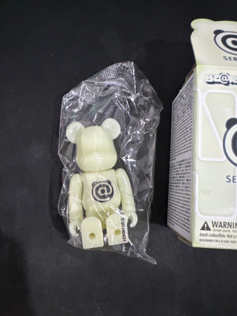 Bearbrick series44 basic (Category: Designer & Blind Box Toys) located in Singapore. Submitted by lumpark (Listing ID 1298430761, Image 2). Description: Brand new bearbrick in sealed bag Basic bearbrick Willing to trade for other bearbrick Letting go for $8 firm ( $8.90 retail price) Bearbrick be@rbrick 100% hypebeast hype figurine toy bape.