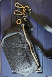 Belt bag/crossbody bag