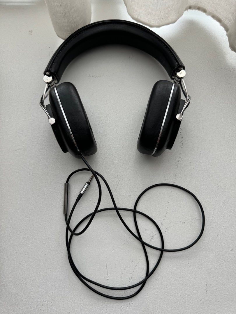 Bowers wilkin b&w p7 wired headphone perfect working condition