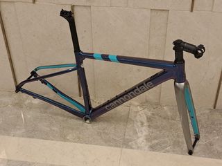 （分類：）位於 。 由 L.C.C.C.C. 提交（商品編號 1298341911，圖片 1）。簡介： 。