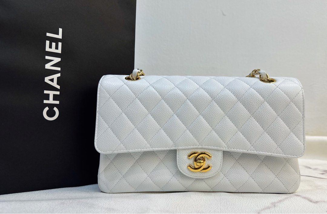 Caviar chanel bag store