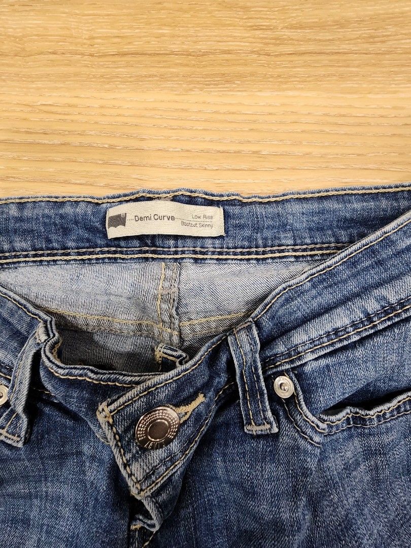 Demi curve low rise Bootcut skinny