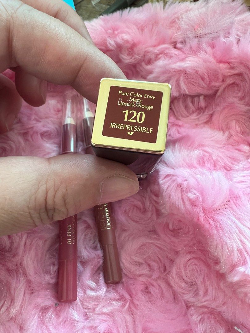 ESTEE LAUDER LIPSTICK AND LIP PENCILS (Category: Makeup) located in La Trinidad. Submitted by rare_closet_finds (Listing ID 1298458056, Image 3). Description: bundle na po for 1k only di pa nagagamit. padala from abroad may ksama nang 2 lip pencils( made in germany, estee lauder din) no other includions as is where is parang free na lang po ung 2, lipstick lang po binili nyo.