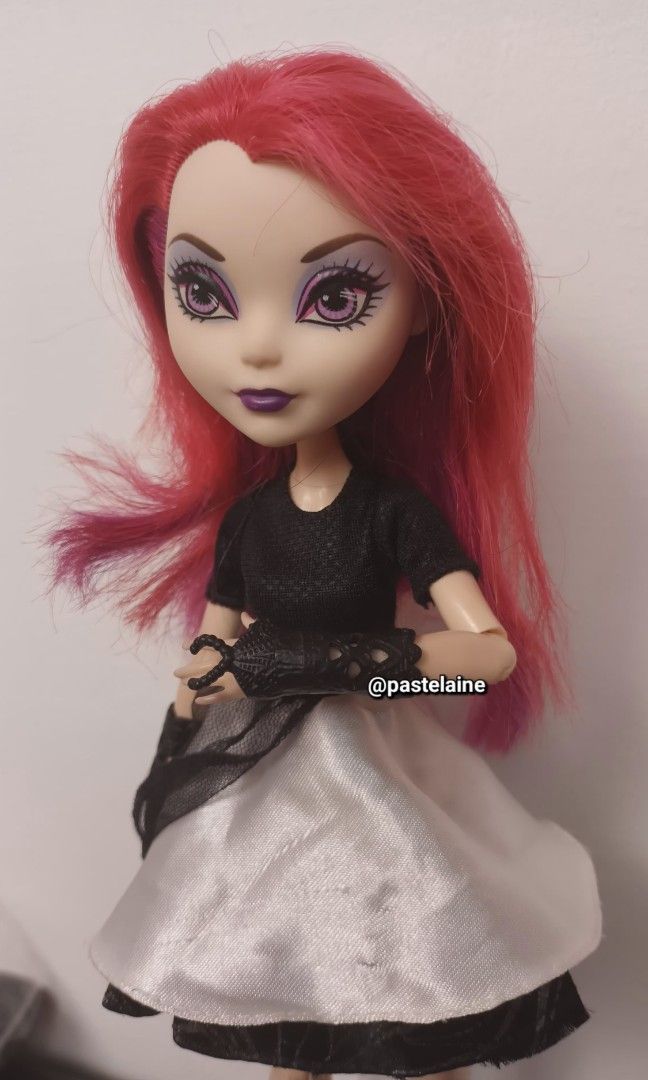 Ever After High Dolls (Batch 2) (Category: Kids Toys) located in Mandaluyong City. Submitted by pastelaine (Listing ID 1298385196, Image 3). Description: Available: SOLD- Mira Shards (I got confused and labeled her as Raven Queen) SOLD - Ashlyn Ella SOLD - Melody Piper Available ✅Faybelle Thorn.
