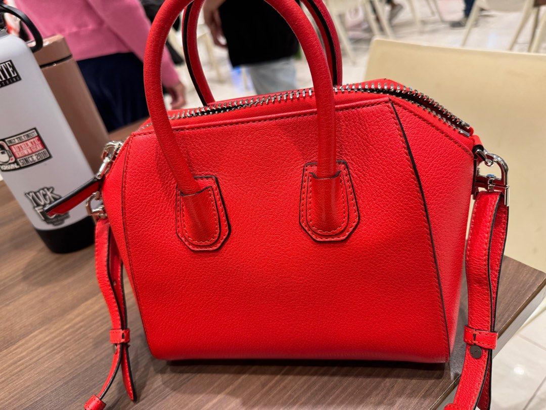 Givenchy Mini Antigona (Category: Luxury Bags & Wallets) located in Manila. Submitted by coolwhale.db3248 (Listing ID 1298401890, Image 3). Description: Excellent condition Complete controllato Still with the tag inside and the leather No rubs No stains .