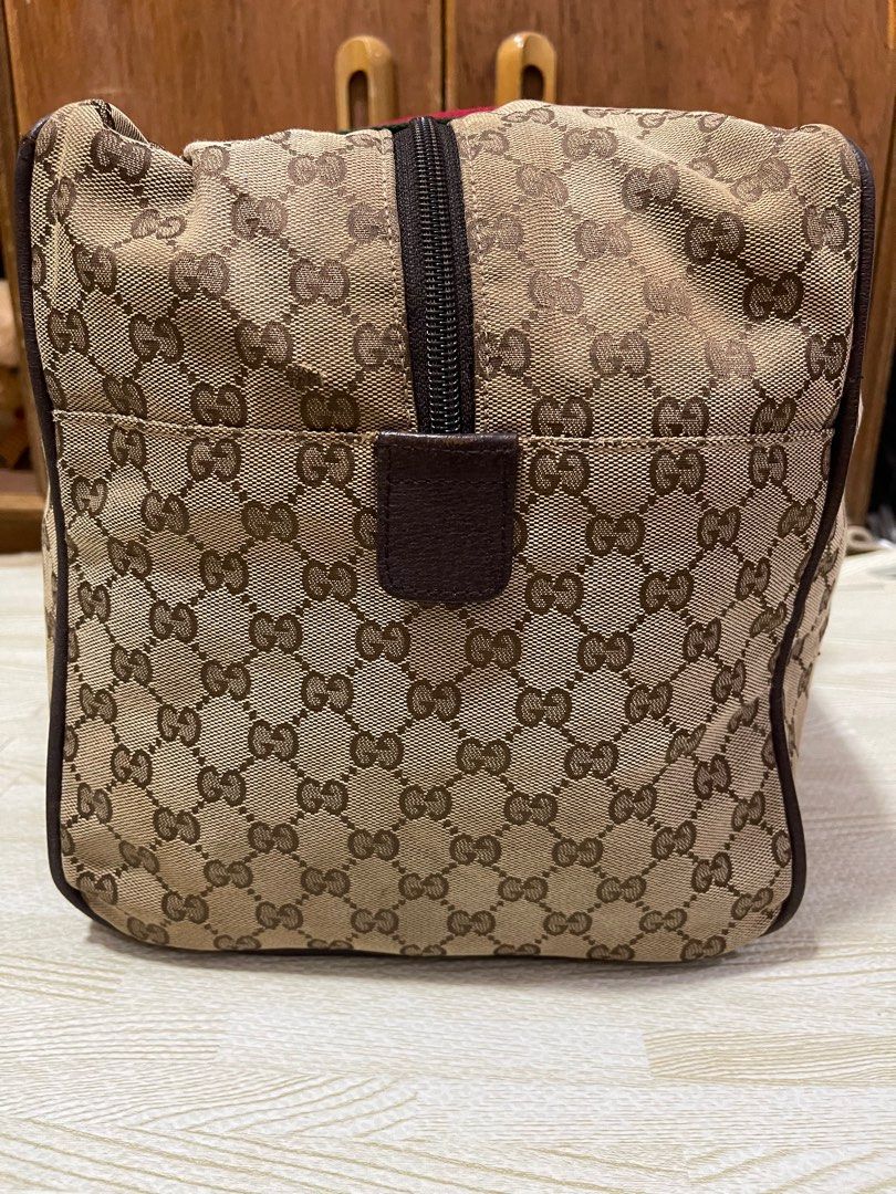 gucci (Category: Luxury Bags & Wallets) located in Calamba. Submitted by thriftingoverload (Listing ID 1298451584, Image 3). Description: plus shipping fee.