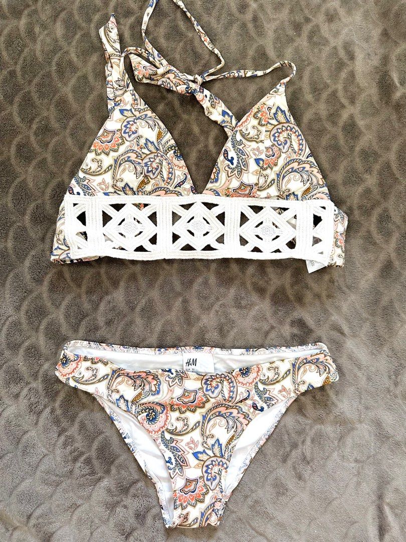 H M two piece swimsuit Women s Fashion Swimwear Bikinis Swimsuits on Carousell