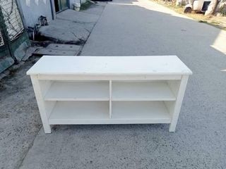 IKEA BRUSALI TV RACK🇯🇵

1,500 pesos,😊

L 48" w 16" h 25"
Will be delivered cleaned and sanitized
In good condition