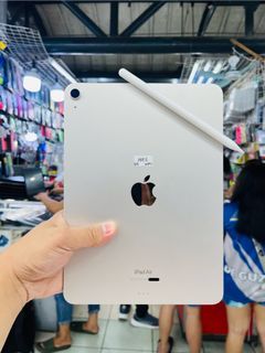 iPad Air 5 M1 64gb WIFI ONLY Starlight 100% Smothness with Charger NO ISSUE