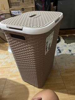 laundry basket with cover &wheels