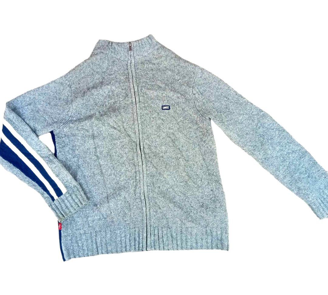VTG Levis Knitted Sweater (Category: Coats, Jackets and Outerwear) located in General Santos City (Dadiangas). Submitted by Serde (Listing ID 1298371876, Image 1). Description: VTG Levis Knitted Sweater Unisex Big Logo Back Hit Large to XL (22.5x28) Excellent Issue: washable dirt.
