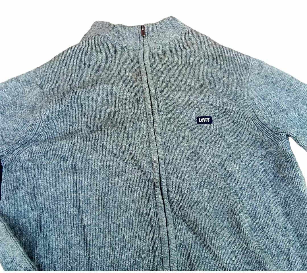 VTG Levis Knitted Sweater (Category: Coats, Jackets and Outerwear) located in General Santos City (Dadiangas). Submitted by Serde (Listing ID 1298371876, Image 3). Description: VTG Levis Knitted Sweater Unisex Big Logo Back Hit Large to XL (22.5x28) Excellent Issue: washable dirt.