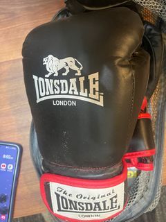 Lonsdale boxing glove
