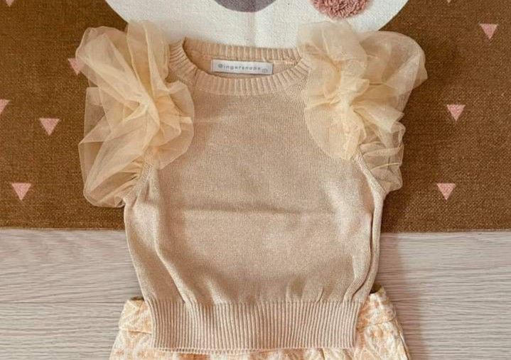 LOOKING FOR GINGERSNAPS TOP S6 or 8 (Category: Babies & Kids Fashion) located in Socorro. Submitted by patimtim (Listing ID 1298323104, Image 1). Description: I am looking for the same gingersnaps top as shown in the pic preferably s6 or s8. Pls message me if you have one! 💙.