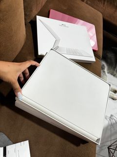 Magic Keyboard 5th gen white ONLY for ipad pro 12.6