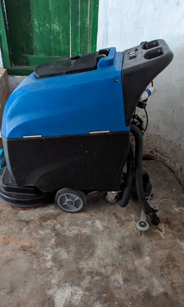 Mesin scrubber cuci lantai, Everything Else, Others on Carousell