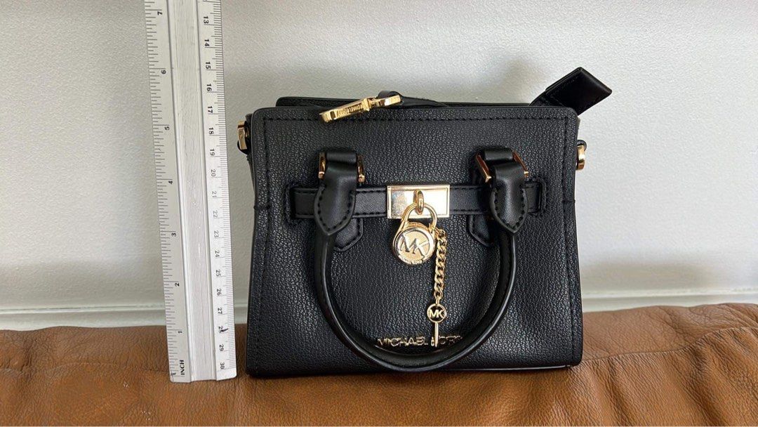 MK HAMILTON XS (Category: Luxury Bags & Wallets) located in Las Pinas. Submitted by megafashionlane (Listing ID 1298414248, Image 2). Description: MK HAMILTON XS RFS: gift to me but not my style 😅 Good deal na! .